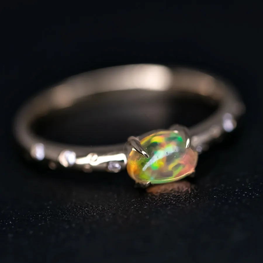 Exquisite 18K Gold Engagement Ring with Mexican Fire Opal Diamonds